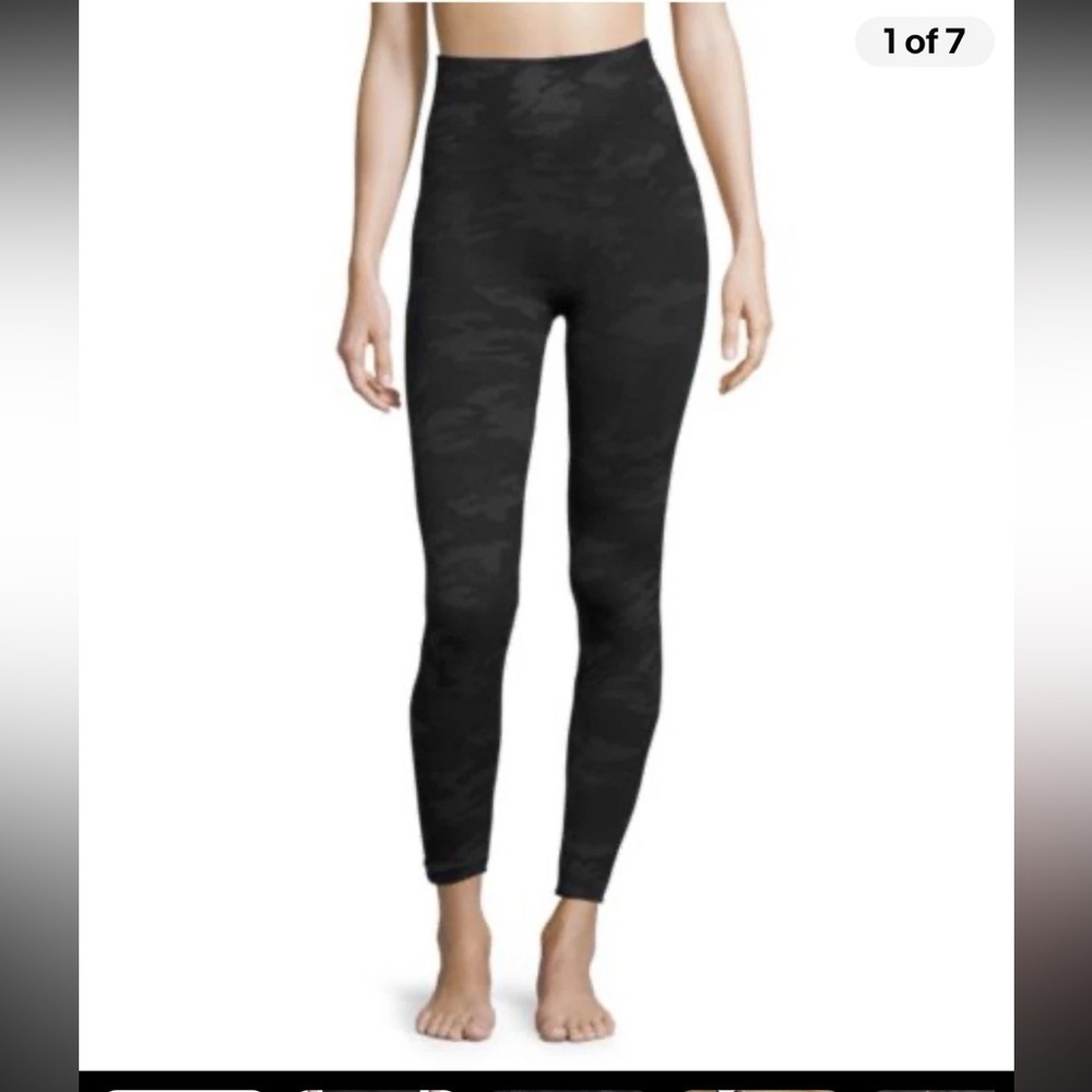 Spanx Look at Me Now Seamless Leggings in Black Camo Size XL